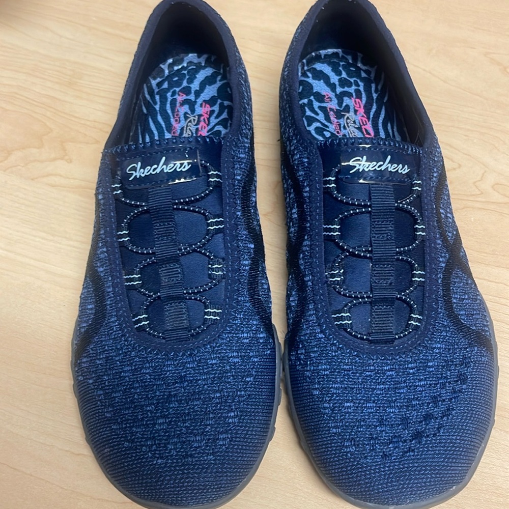 Blue Sketchers size 8 Like New
